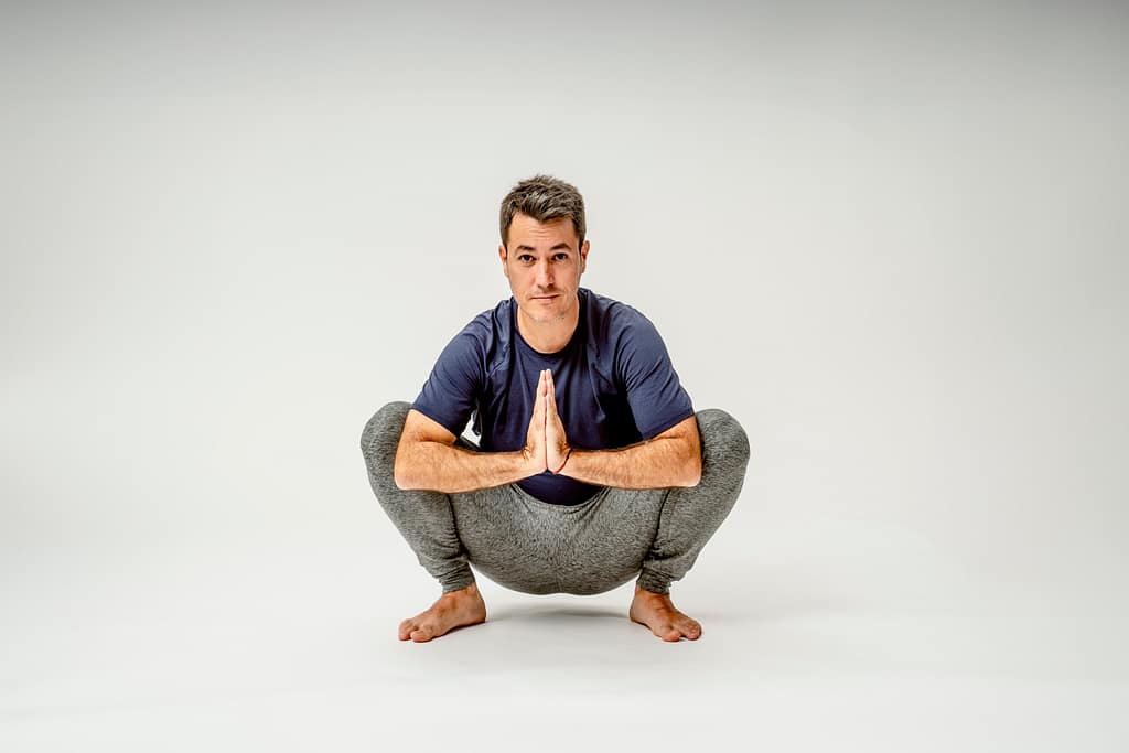 Cuclillas: sentadilla profunda (ass to grass squat) para mejorar movilidad de cadera