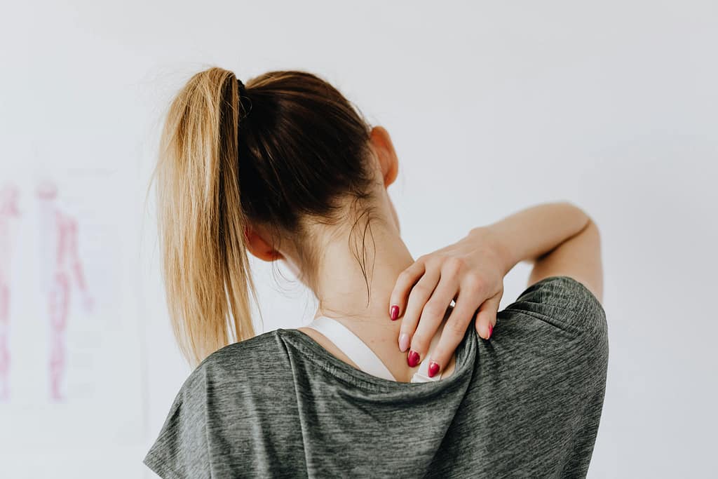 Aliviar el dolor de espalda y cuello con Yoga Funcional